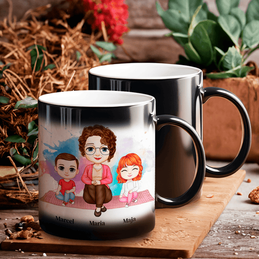 Babcia razem z wnukami Clipart - 1x Kubek magiczny z nadrukiem, spersonalizowany prezent dla babci - idamell.com