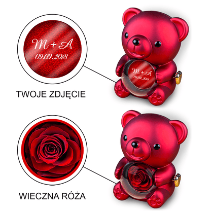 Inicjały + data - Miś z różą wieczną i wydrukiem, spersonalizowany prezent dla niej - idamell.com