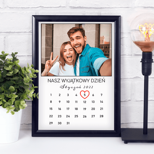Kalendarz z Twoją datą - Druk na szkle, spersonalizowany prezent dla pary - idamell.com