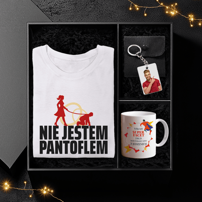 Koszulka + kubek + brelok NIE JESTEM PANTOFLEM - Box prezentowy, spersonalizowany prezent dla mężczyzny - idamell.com