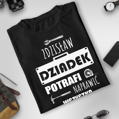 Koszulka męska z nadrukiem NAPRAWI WSZYSTKO - spersonalizowany prezent dla dziadka - idamell.com