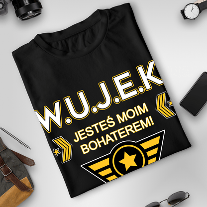 Koszulka męska z nadrukiem W.U.J.E.K. - spersonalizowany prezent dla wujka - idamell.com