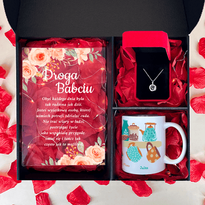 Kubek + wisiorek + druk na szkle DROGA BABCIU - zestaw prezentowy Box 3 w 1, spersonalizowany prezent dla babci - idamell.com
