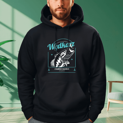 Personalizowana bluza męska z własnym nadrukiem WĘDKARZ Z KRWI I KOŚCI - prezent dla mężczyzny - idamell.com