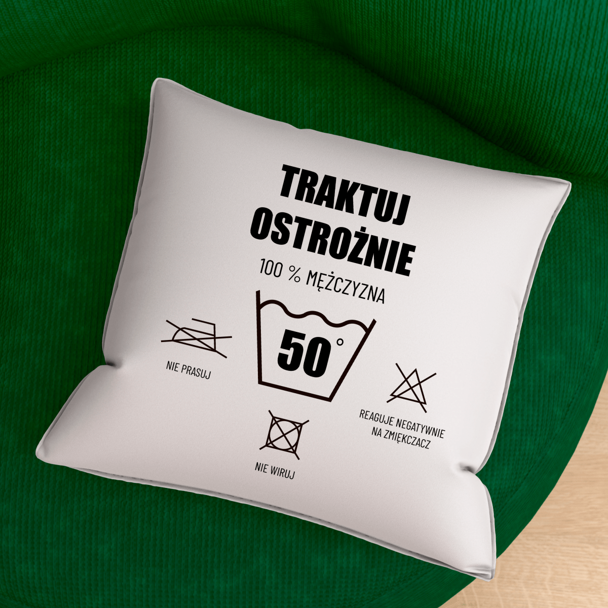 Poduszka z własnym nadrukiem 100% MĘŻCZYZNA - spersonalizowany prezent dla niego - idamell.com
