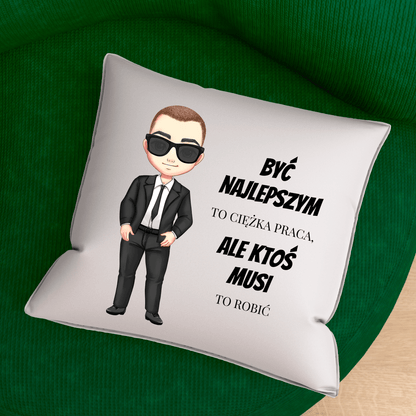 Poduszka z własnym nadrukiem BYĆ NAJLEPSZYM - spersonalizowany prezent dla niego - idamell.com