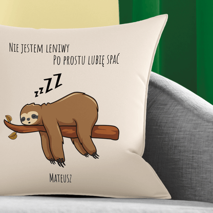 Poduszka z własnym nadrukiem NIE JESTEM LENIWY - spersonalizowany prezent dla przyjaciela - idamell.com