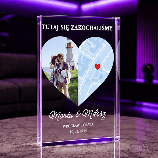 Tutaj się zakochaliśmy - Druk na szkle, spersonalizowany prezent dla pary - idamell.com