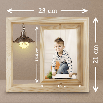 Fotografia dziecka - Druk na szkle w drewnianej ramce + led, spersonalizowany prezent dla dziecka - idamell.com