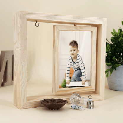 Fotografia dziecka - Druk na szkle w drewnianej ramce + led, spersonalizowany prezent dla dziecka - idamell.com