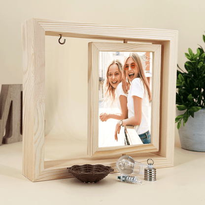 Fotografia przyjaciółek - Druk na szkle w drewnianej ramce + led, spersonalizowany prezent dla przyjaciółki - idamell.com