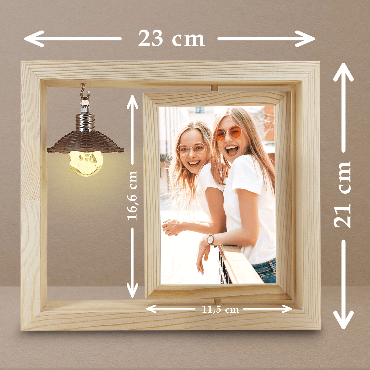 Fotografia przyjaciółek - Druk na szkle w drewnianej ramce + led, spersonalizowany prezent dla przyjaciółki - idamell.com