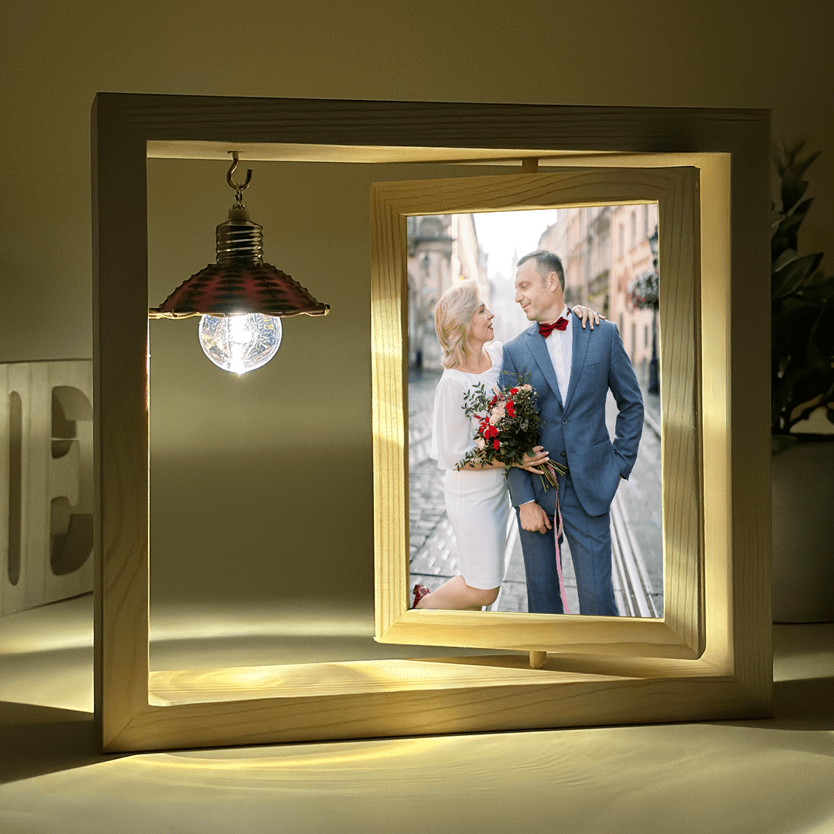 Kolejna rocznica - Druk na szkle w drewnianej ramce + led, spersonalizowany prezent dla pary - idamell.com