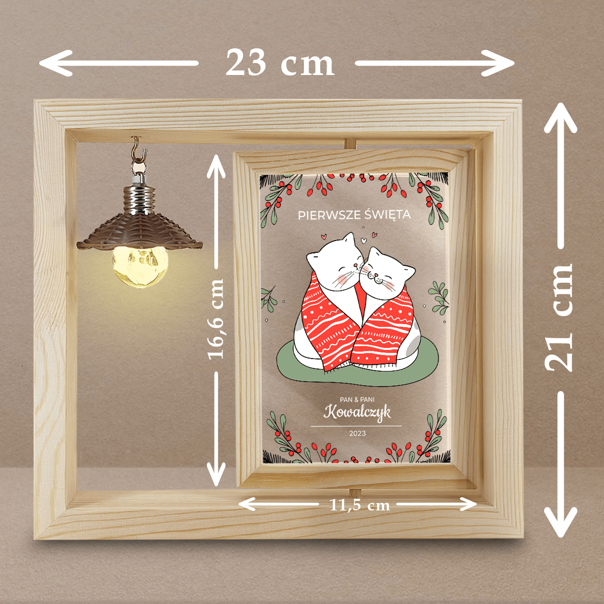 Pierwsze święta grafika koty - Druk na szkle w drewnianej ramce + led, spersonalizowany prezent dla żony - idamell.com