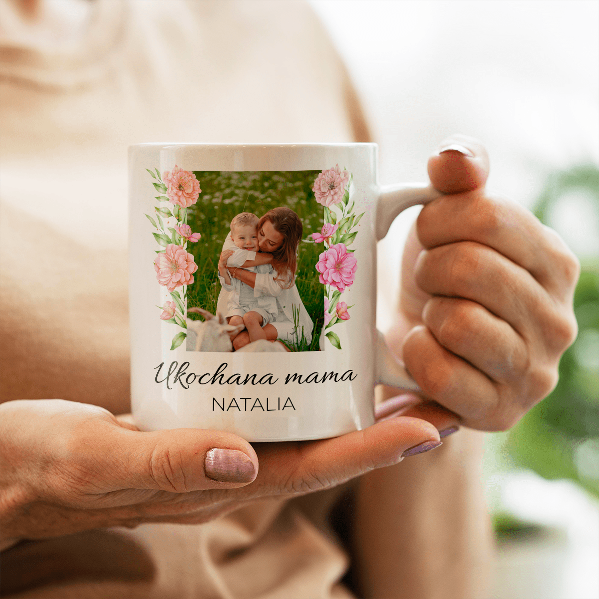 Ukochana mama - 1x Kubek z nadrukiem, spersonalizowany prezent dla mamy - idamell.com